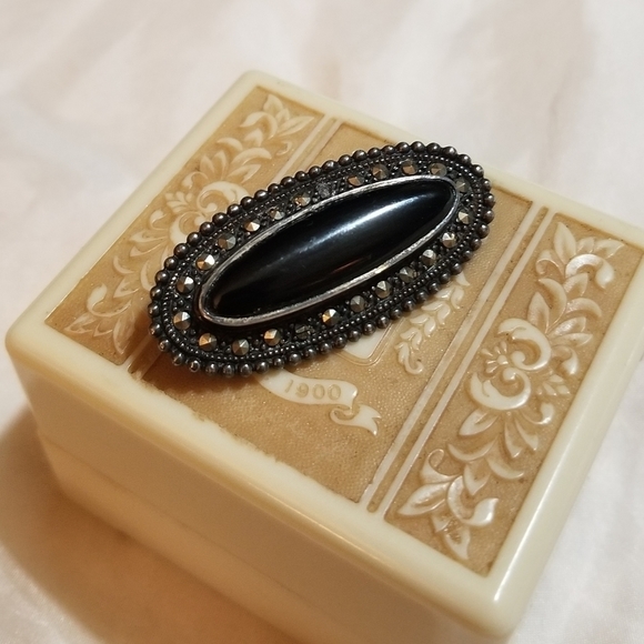 Antique Jewelry - 1930s Art Deco Sterling Onyx Brooch